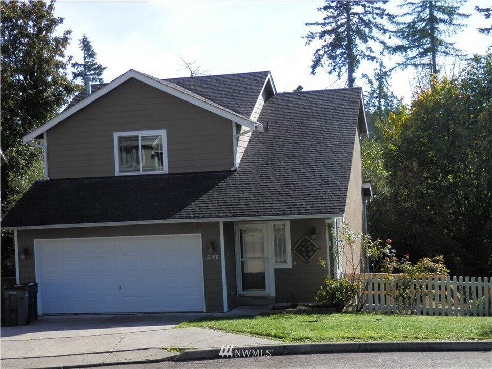 2149 Indigo Pointe Pl in Port Orchard, WA - Foto de edificio