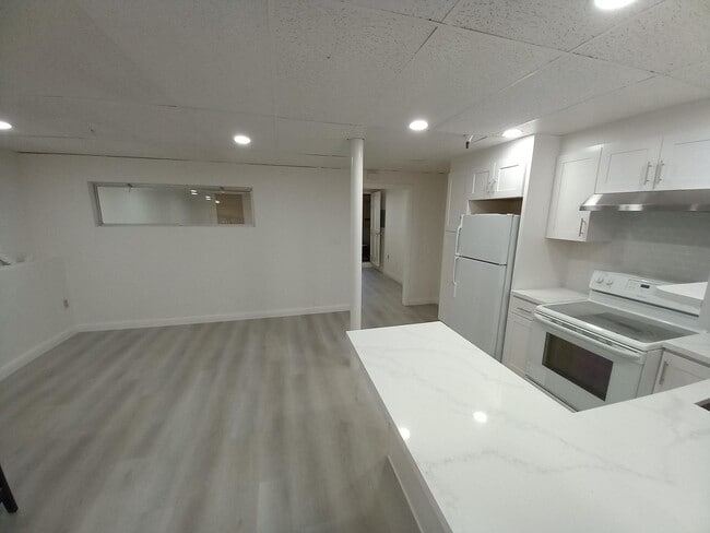 property at 51 Boardman Pl