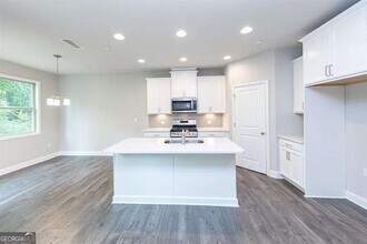 207 Jonquil Spring Rd in Woodstock, GA - Foto de edificio - Building Photo