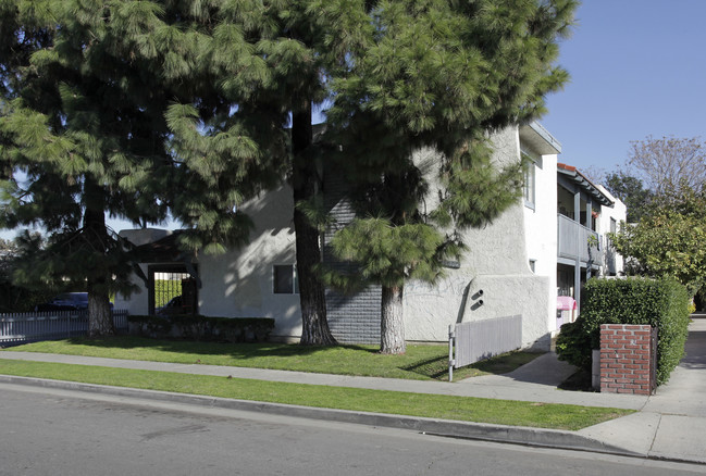 6092 Kingman Ave in Buena Park, CA - Foto de edificio - Building Photo