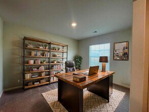 305 Cres Park Dr in Jarrell, TX - Building Photo - Building Photo