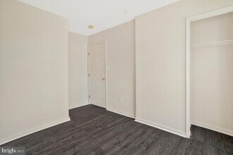 7641 Fairbrook Rd in Woodlawn, MD - Building Photo - Building Photo