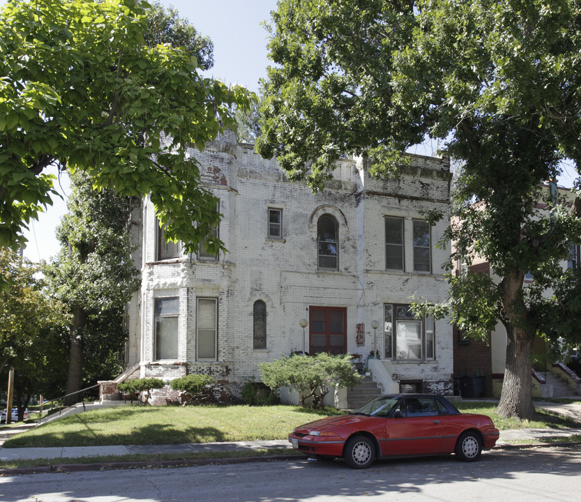 1146 S 32nd St in Omaha, NE - Building Photo