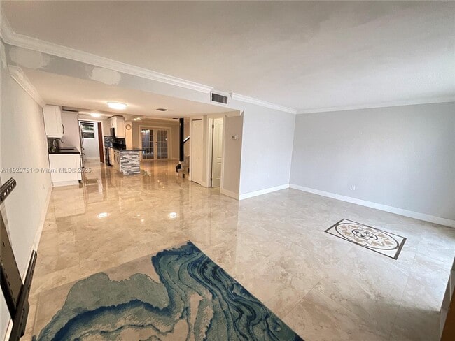 936 W 79th Pl in Hialeah, FL - Building Photo - Building Photo