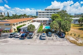 3217 NE 11th St in Pompano Beach, FL - Building Photo - Building Photo