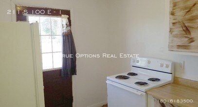 211 S 100 E-Unit -1 in Blanding, UT - Building Photo - Building Photo