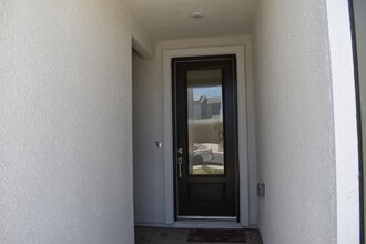 1184 Atlantica Dr S in Madera, CA - Building Photo - Building Photo