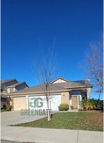 433 Montclair Ln in Tracy, CA - Building Photo