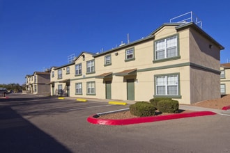 Arrowhead Place in El Paso, TX - Foto de edificio - Building Photo