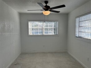 307 E 5th St in Hialeah, FL - Building Photo - Building Photo