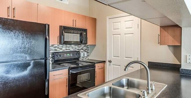 1000 Farrah Ln in Stafford, TX - Building Photo - Building Photo