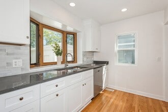 15W244 Harvard St in Elmhurst, IL - Building Photo - Building Photo