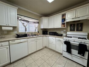 11050 Keswick St in Los Angeles, CA - Building Photo - Building Photo