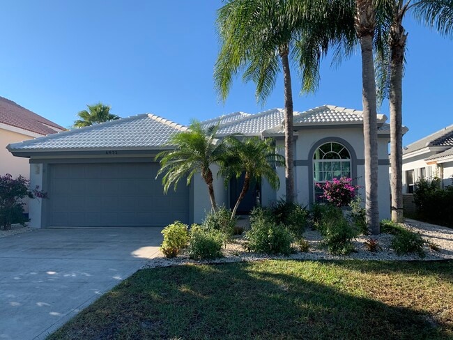 4972 SE Mariner Village Ln in Stuart, FL - Building Photo - Building Photo