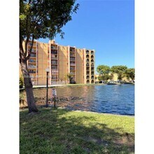 4719 NW 7th St in Miami, FL - Building Photo - Building Photo