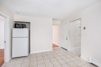 14 Kilby St, Unit 2R in Somerville, MA - Building Photo - Building Photo