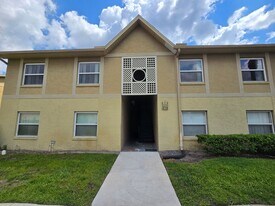 9933 Sweepstakes Ln in Orlando, FL - Building Photo