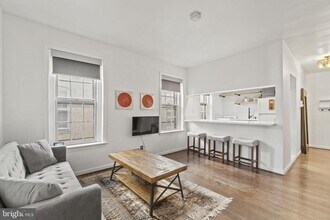 115 E St SE, Unit 303 in Washington, DC - Building Photo - Building Photo