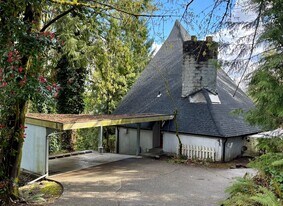 17238 SE 42nd Pl in Bellevue, WA - Building Photo