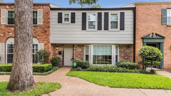 12615 Huntingwick Dr in Houston, TX - Building Photo - Building Photo