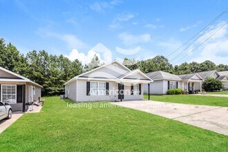 812 Pine Hill Ct in Phenix City, AL - Building Photo - Building Photo