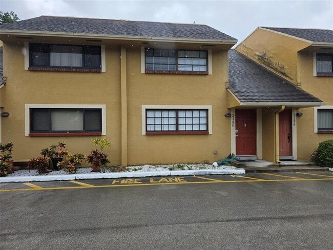 3146 N Pine Island Rd in Sunrise, FL - Building Photo - Building Photo