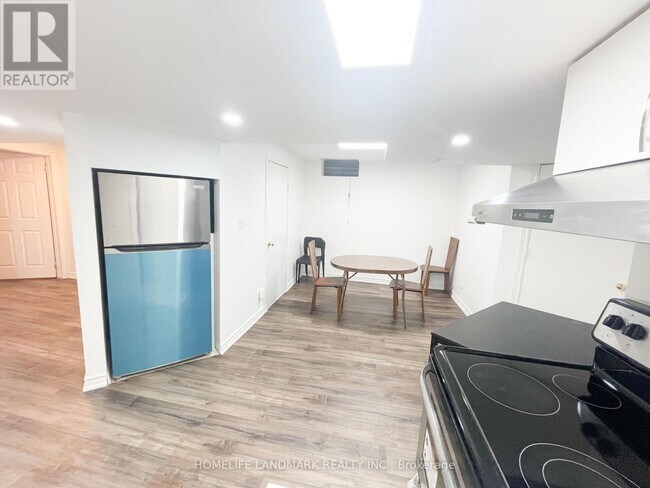 272 Milliken Meadows Dr in Markham, ON - Building Photo - Building Photo