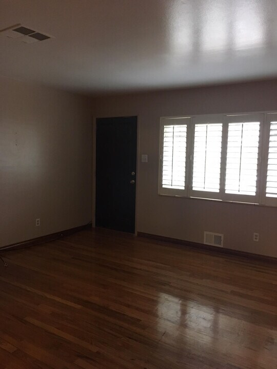 6448 Iris Way in Arvada, CO - Building Photo