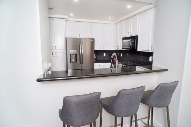 9610 Zelzah Ave in Los Angeles, CA - Building Photo - Building Photo