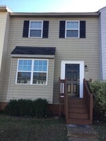 1602 Skiffes Creek Cir in Williamsburg, VA - Building Photo