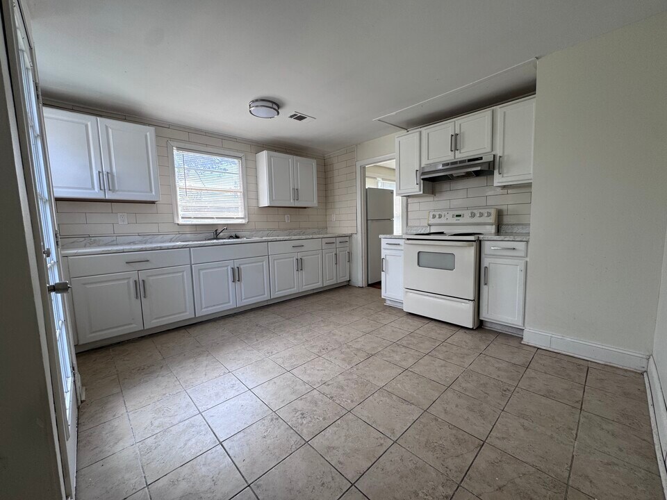 2304 W 58th St in North Little Rock, AR - Building Photo