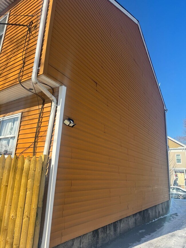 33-37-37 Grant St in Springfield, MA - Foto de edificio - Building Photo