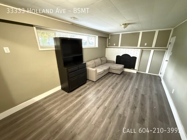 33333 Holland Ave