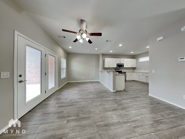 122 E Sycamore St in Fayetteville, AR - Building Photo - Building Photo