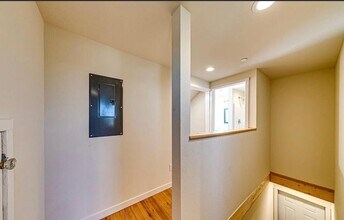 1017 E Front St in Port Angeles, WA - Building Photo - Building Photo