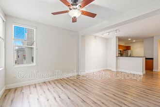 1801 E Katella Ave in Anaheim, CA - Foto de edificio - Building Photo