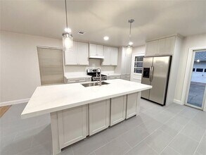 2109 Highwood Dr in Dallas, TX - Building Photo - Building Photo