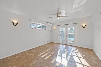 514 Calle Roca-Unit -#C in Palm Springs, CA - Building Photo - Building Photo