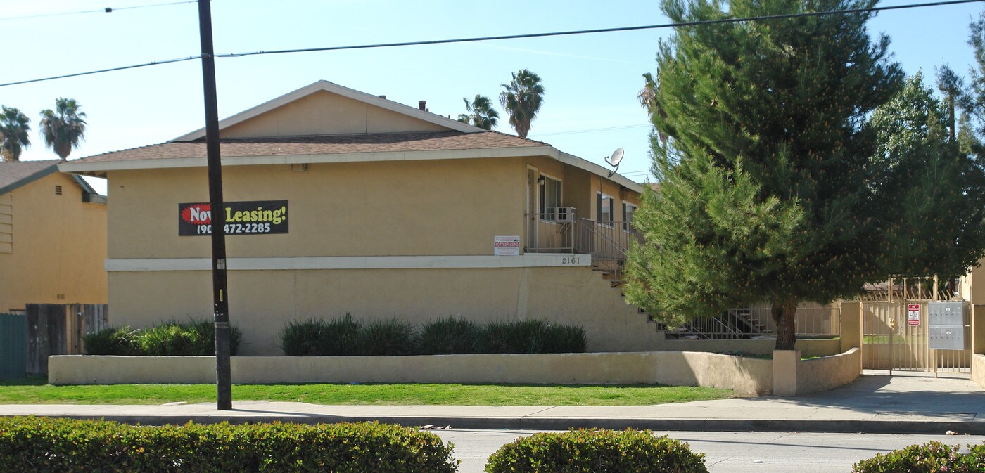 2161 N Towne Ave in Pomona, CA - Building Photo