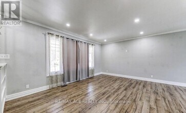 482 Nipigon St in Oshawa, ON - Building Photo - Building Photo