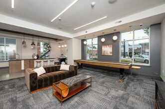 Wilshaw in Speedway, IN - Foto de edificio - Interior Photo