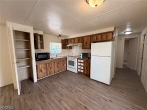 8146 Tolles Dr in North Fort Myers, FL - Building Photo - Building Photo