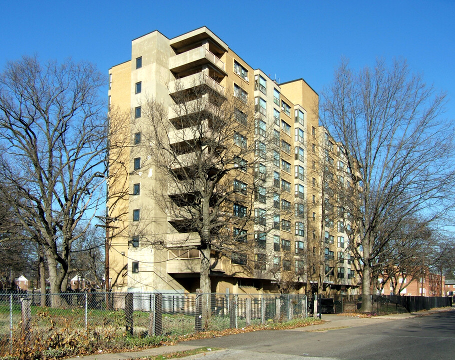 James J. Abbott Apartments in Trenton, NJ - Building Photo