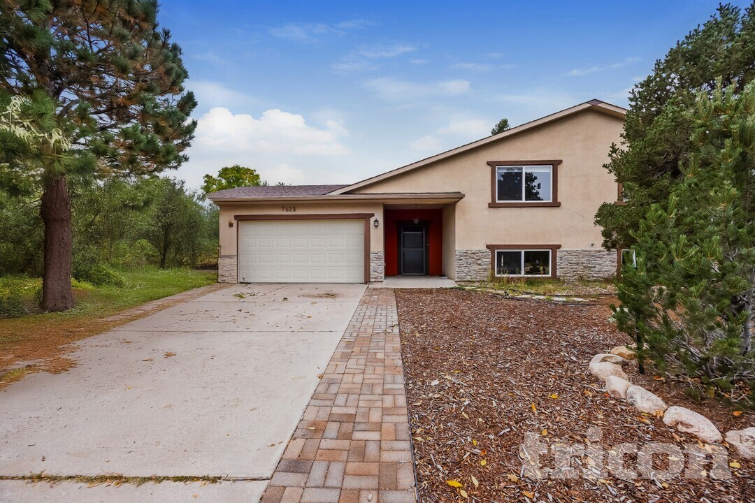 7623 Safari Cir in Colorado Springs, CO - Building Photo