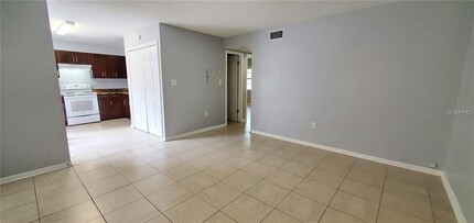 3821 Riverhills Dr in Tampa, FL - Building Photo - Building Photo