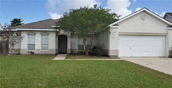 2112 Summertree Dr in Slidell, LA - Building Photo