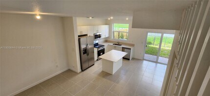 2740 SE 26th Ave in Homestead, FL - Building Photo - Building Photo