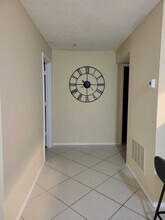 2311 N Congress Ave in Boynton Beach, FL - Foto de edificio - Building Photo