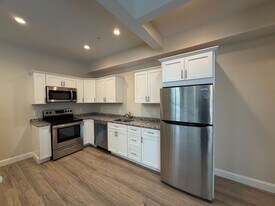 129 Kenoza Ave in Haverhill, MA - Building Photo