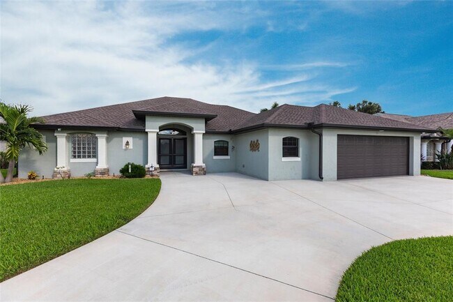21 Medalist Ln in Rotonda West, FL - Building Photo - Building Photo